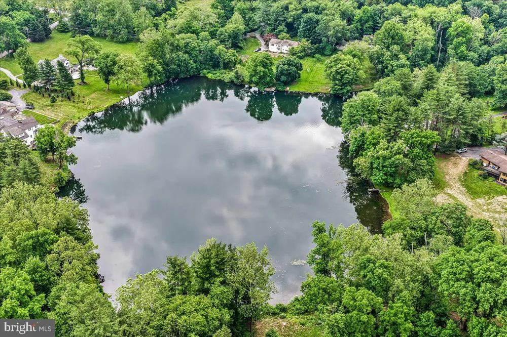 70 HEYBURN ROAD Chadds Ford, PA 19317