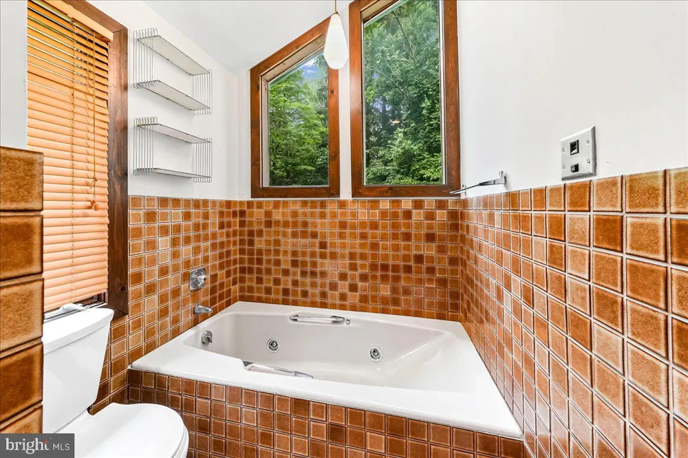 70 HEYBURN ROAD Chadds Ford, PA 19317