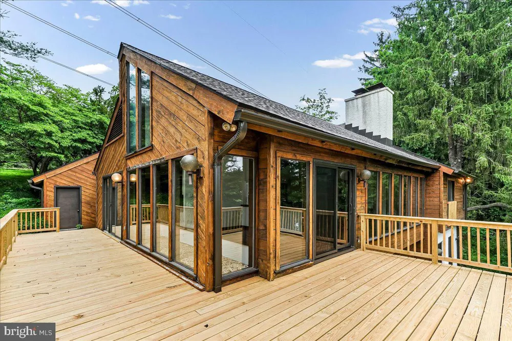 70 HEYBURN ROAD Chadds Ford, PA 19317