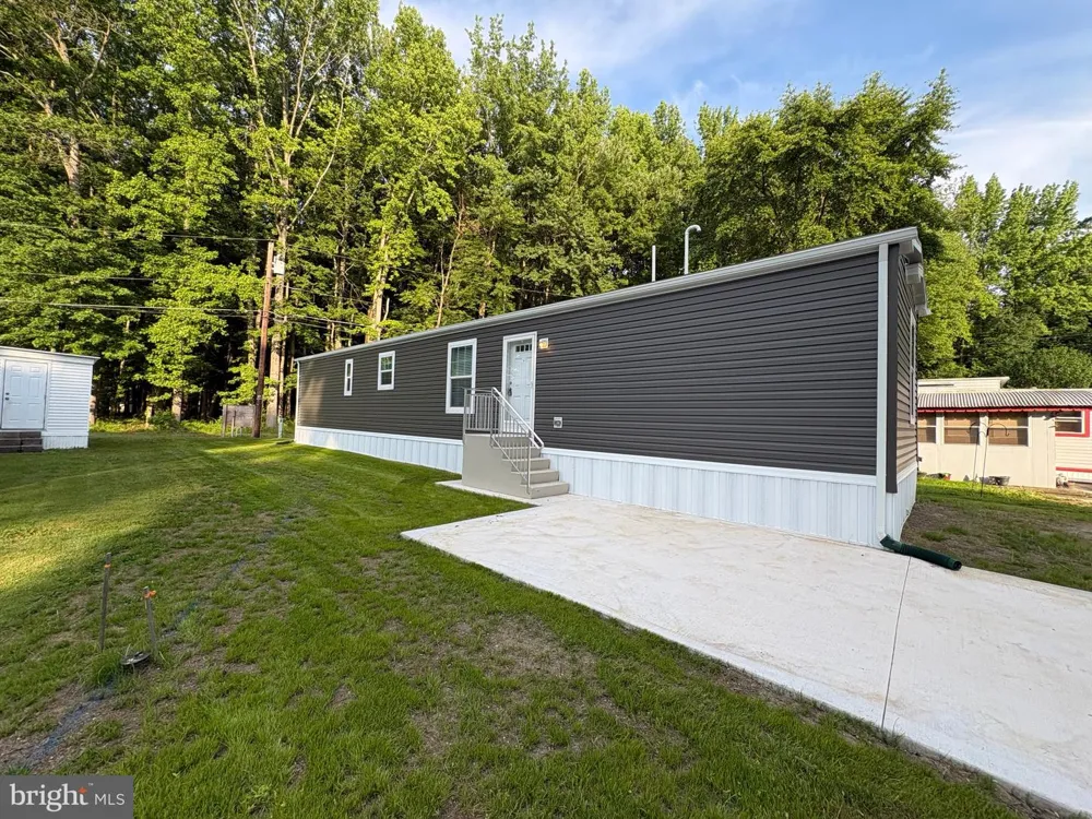 65 FOREST DRIVE Pennsville, NJ 08070