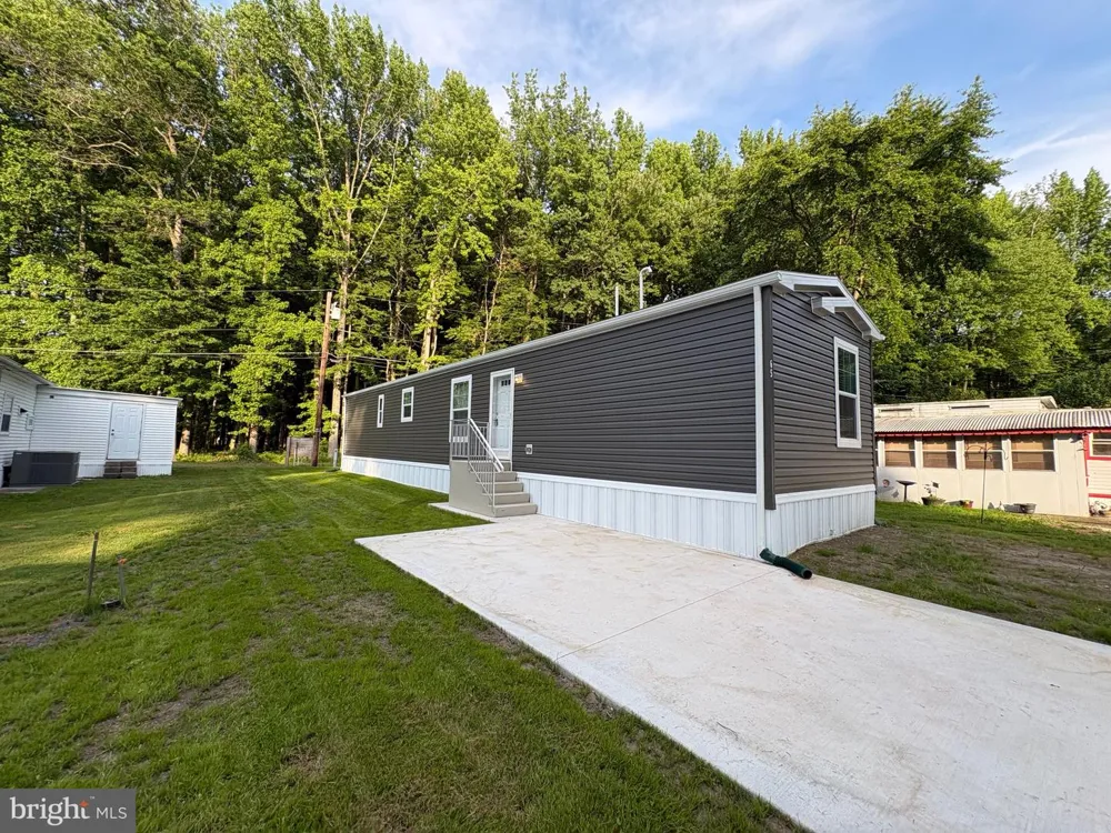 65 FOREST DRIVE Pennsville, NJ 08070