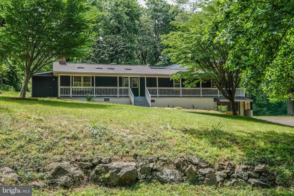 318 ULYSSES WAY Linden, VA 22642