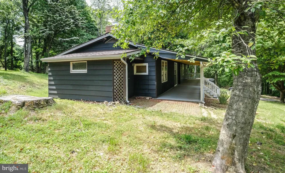 318 ULYSSES WAY Linden, VA 22642