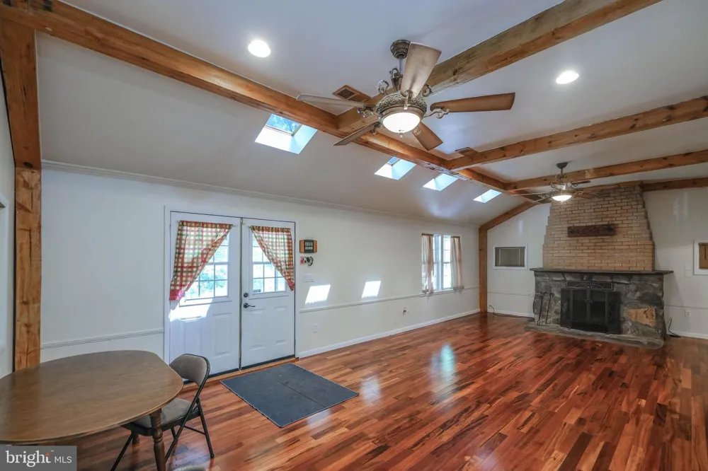 318 ULYSSES WAY Linden, VA 22642
