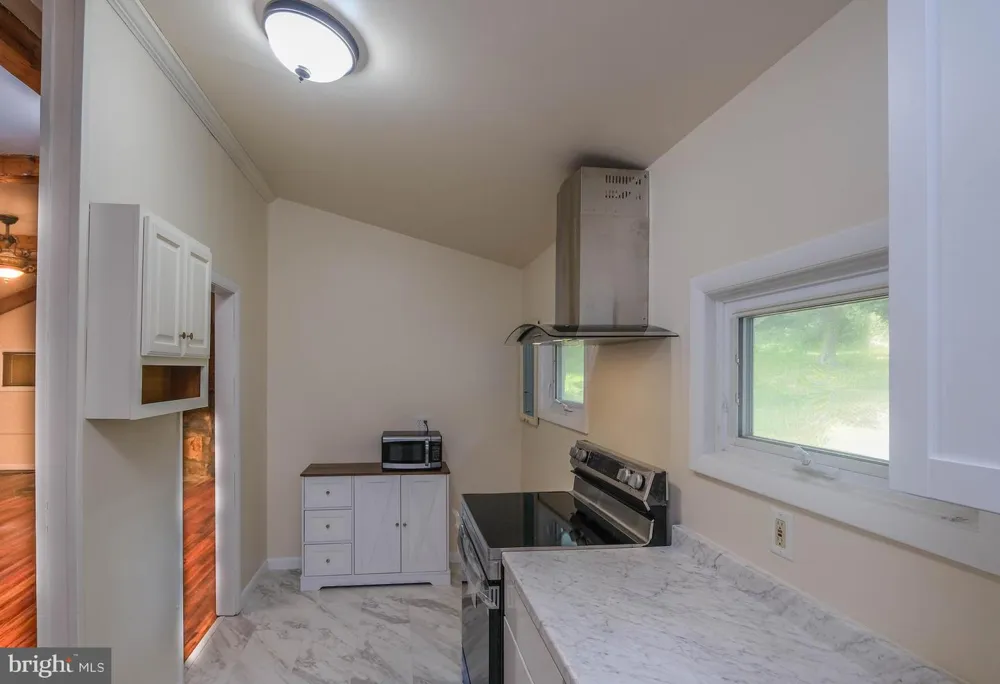 318 ULYSSES WAY Linden, VA 22642