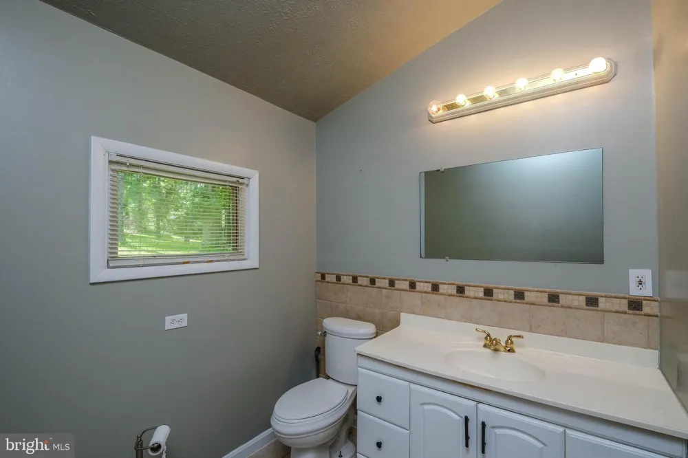 318 ULYSSES WAY Linden, VA 22642