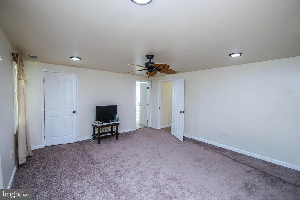 318 ULYSSES WAY Linden, VA 22642