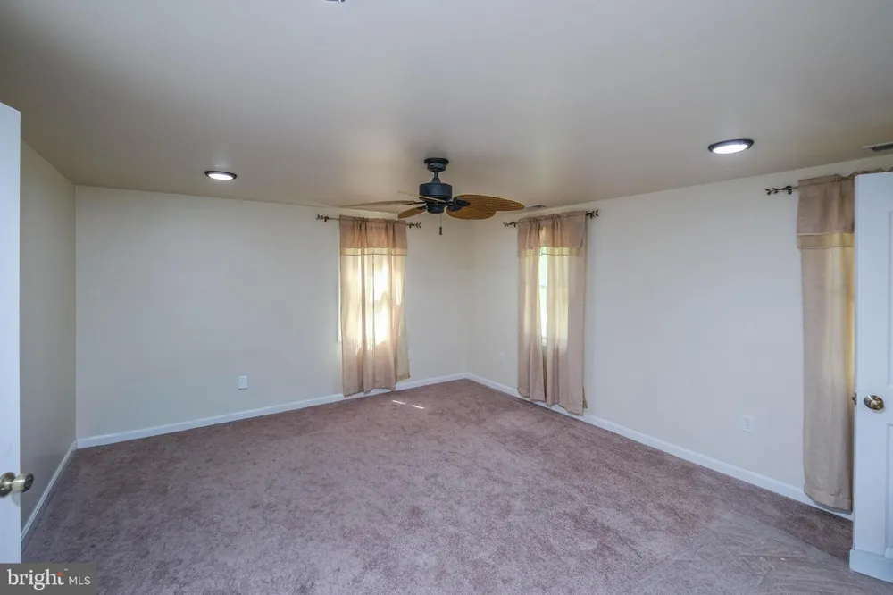 318 ULYSSES WAY Linden, VA 22642