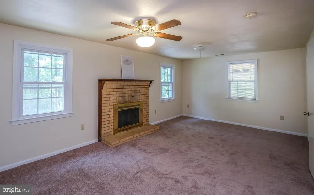318 ULYSSES WAY Linden, VA 22642