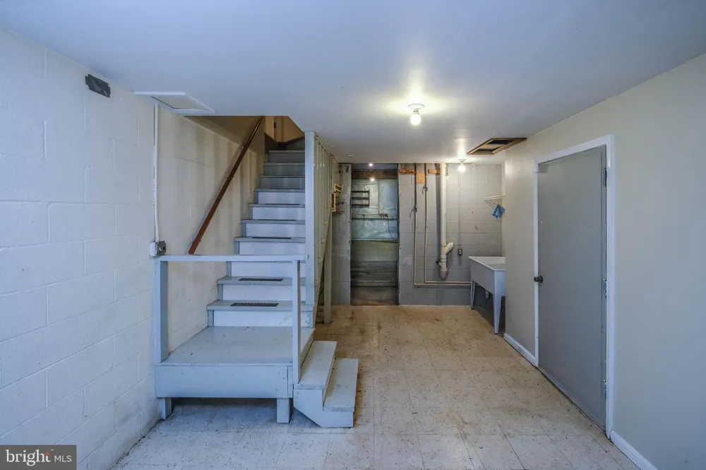 318 ULYSSES WAY Linden, VA 22642