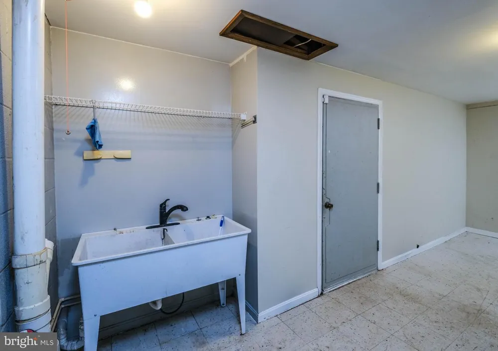 318 ULYSSES WAY Linden, VA 22642