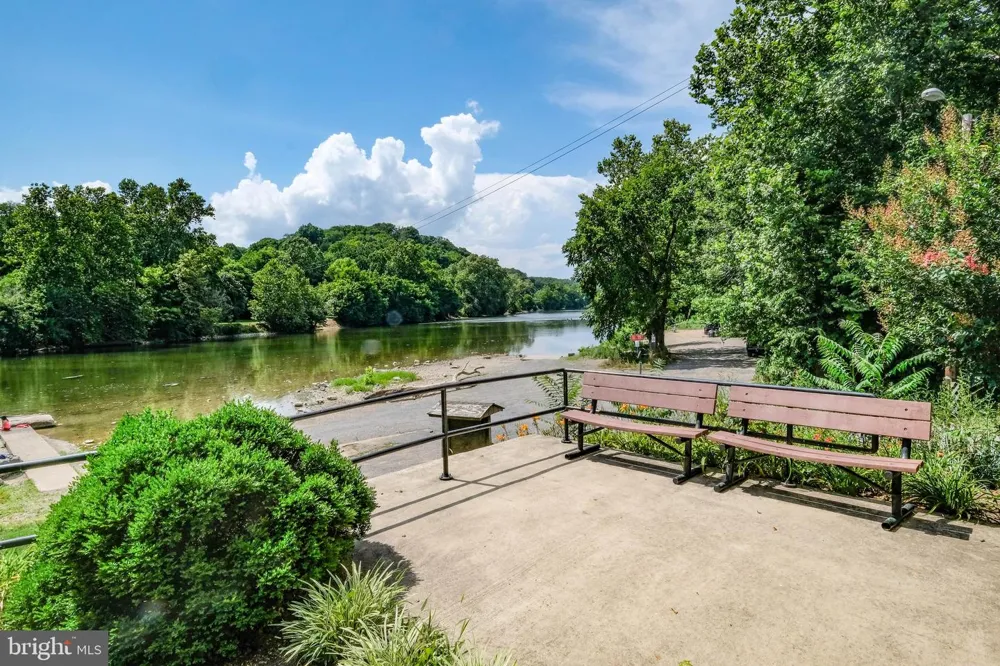 318 ULYSSES WAY Linden, VA 22642
