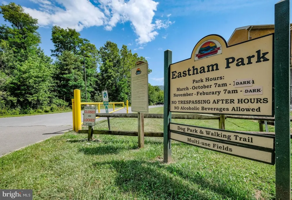 318 ULYSSES WAY Linden, VA 22642