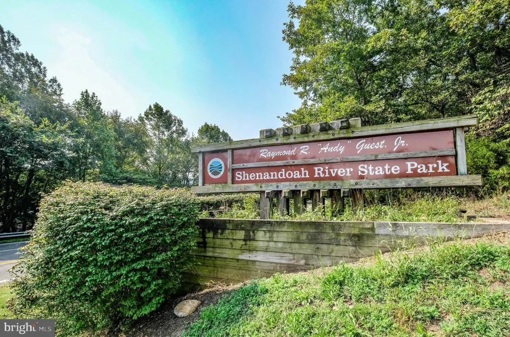 318 ULYSSES WAY Linden, VA 22642