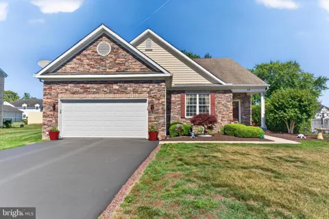 19 WATERFORD LANE