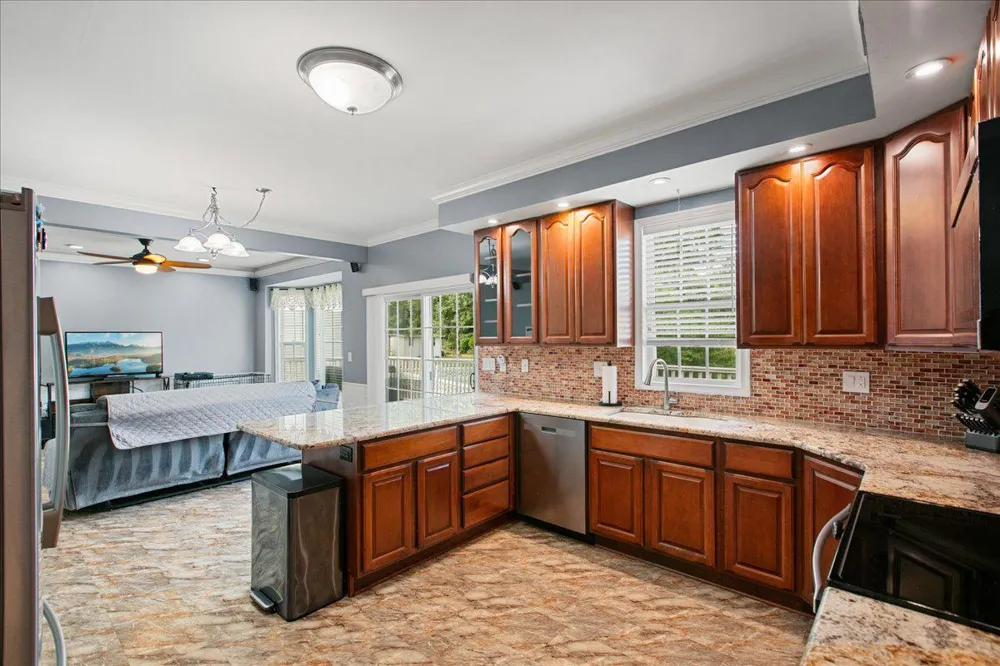 4724 POLE ROAD Alexandria, VA 22309