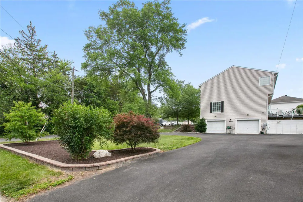 4724 POLE ROAD Alexandria, VA 22309