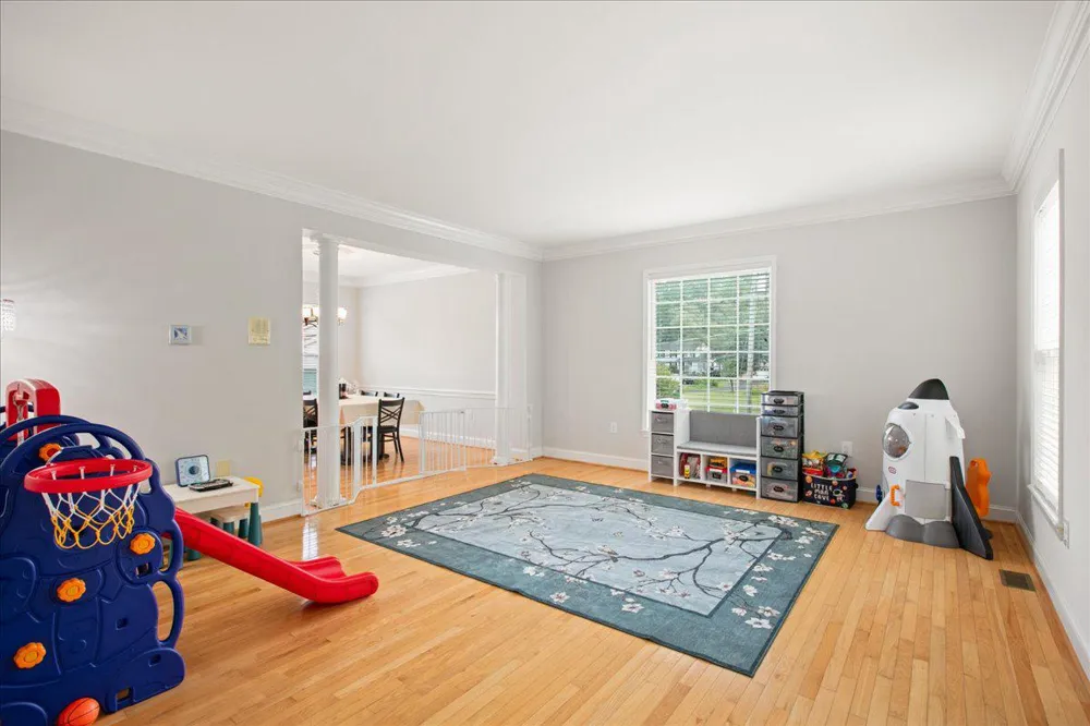 4724 POLE ROAD Alexandria, VA 22309