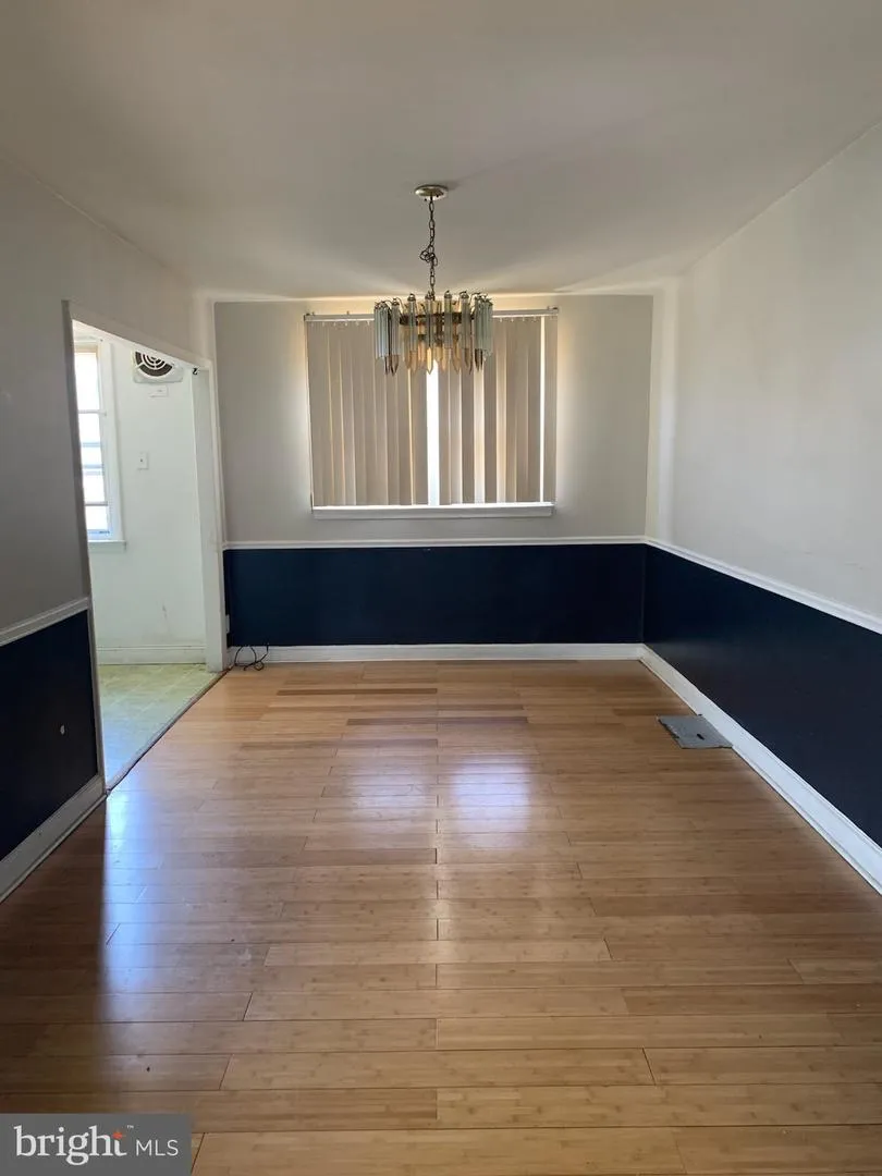 2021 GLENVIEW STREET Philadelphia, PA 19149
