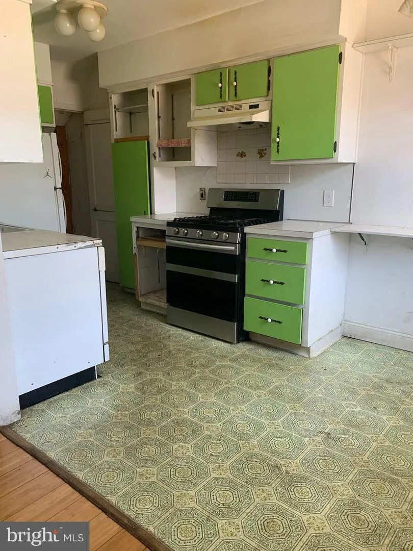 2021 GLENVIEW STREET Philadelphia, PA 19149