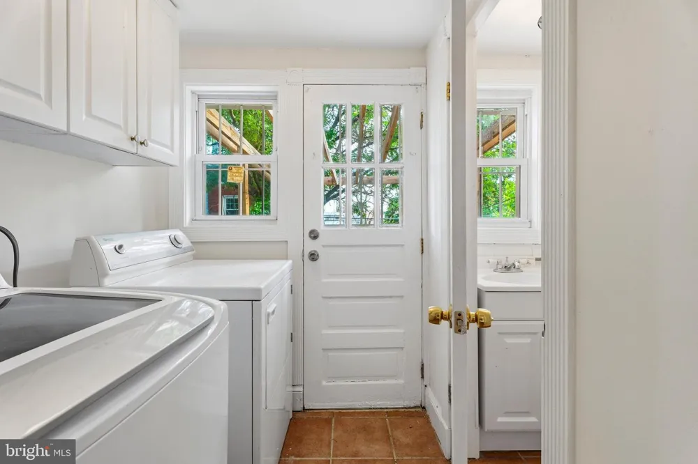 877 W LOMBARD STREET Baltimore, MD 21201