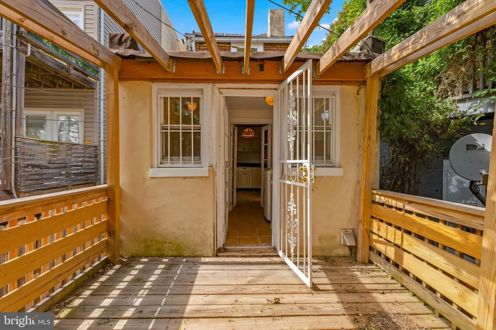 877 W LOMBARD STREET Baltimore, MD 21201