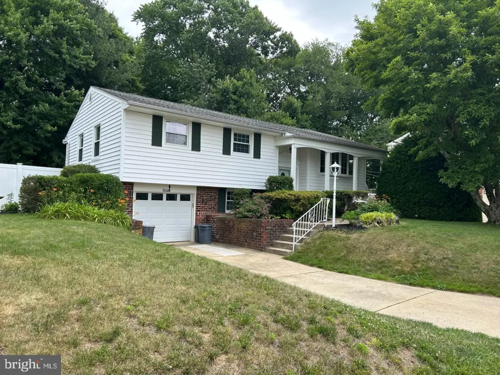 865 MOREFIELD ROAD Philadelphia, PA 19115