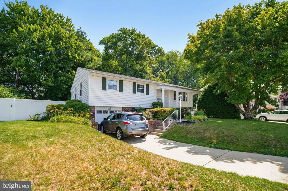 865 MOREFIELD ROAD Philadelphia, PA 19115