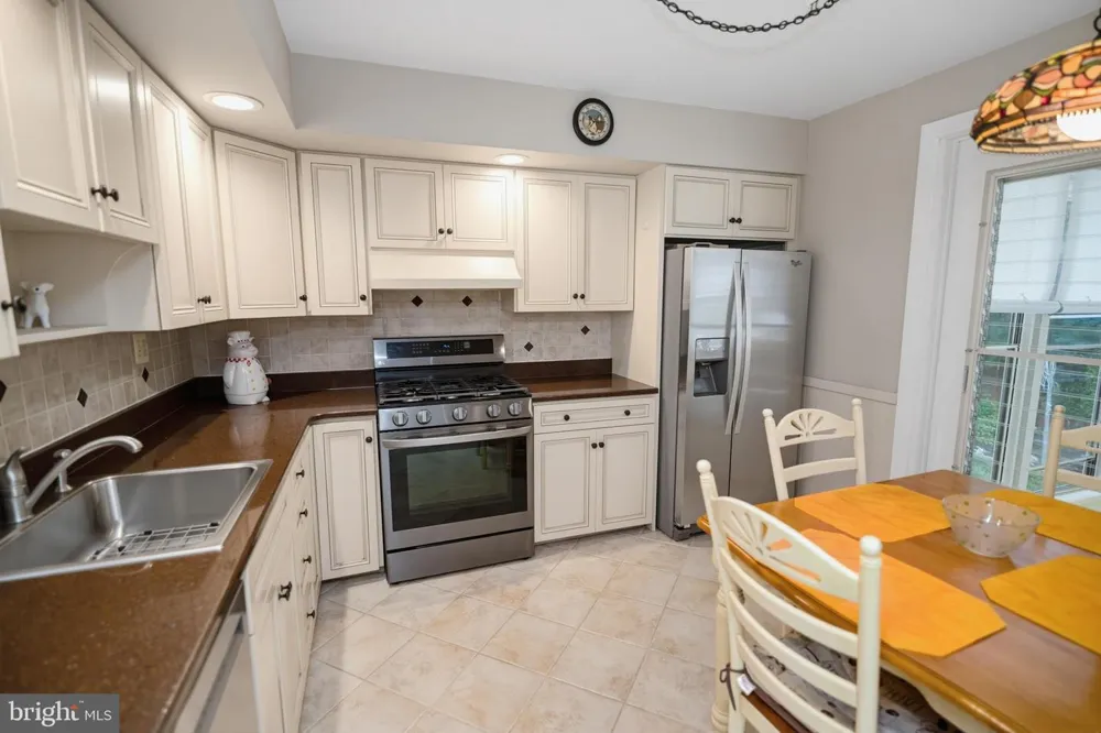 865 MOREFIELD ROAD Philadelphia, PA 19115