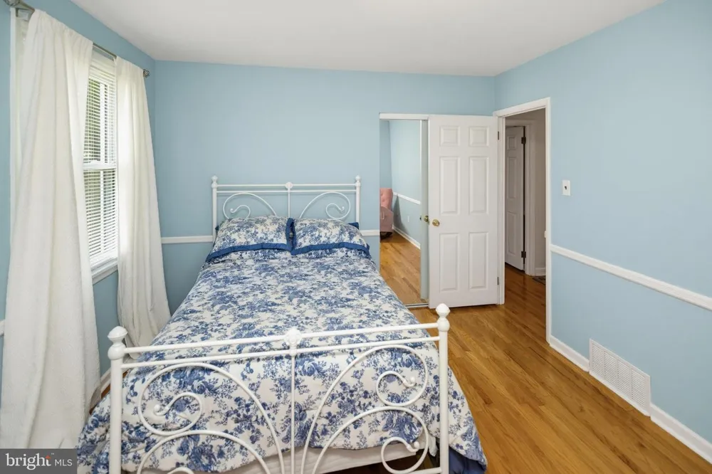 865 MOREFIELD ROAD Philadelphia, PA 19115