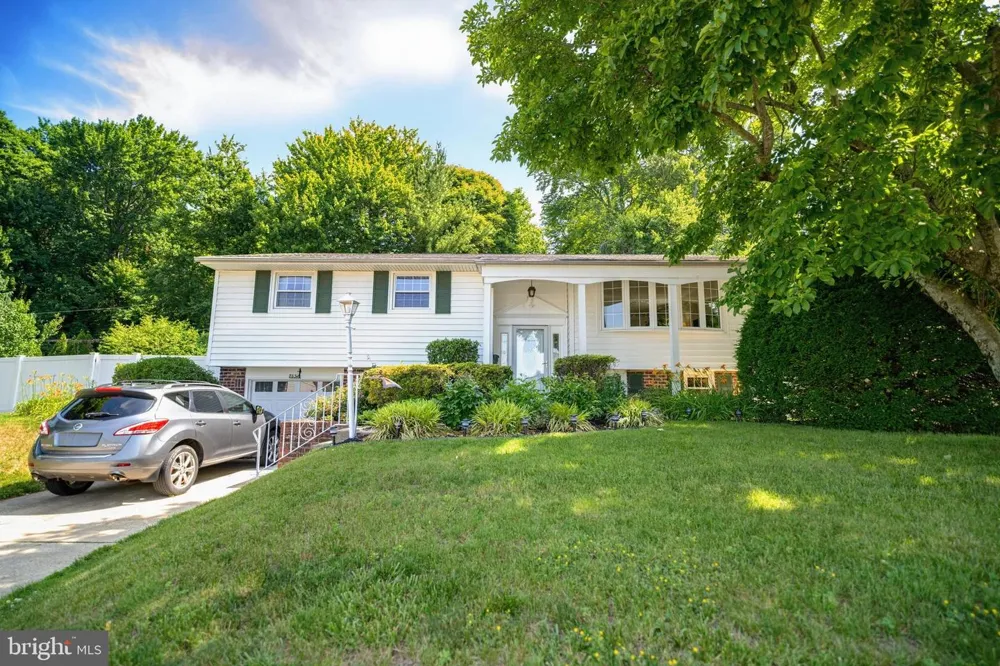 865 MOREFIELD ROAD Philadelphia, PA 19115