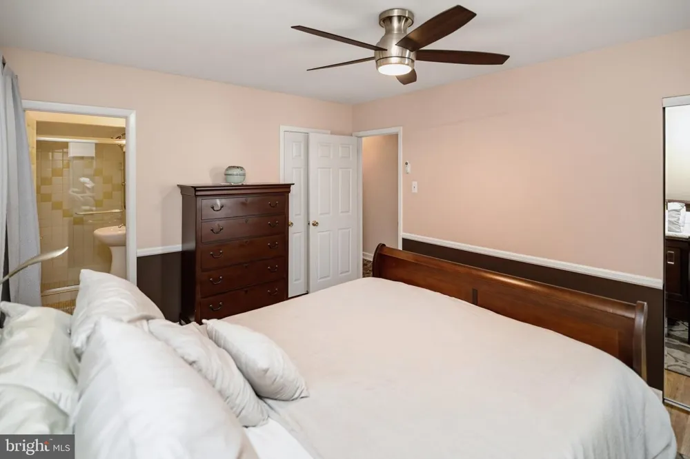 865 MOREFIELD ROAD Philadelphia, PA 19115