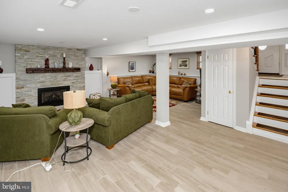 865 MOREFIELD ROAD Philadelphia, PA 19115