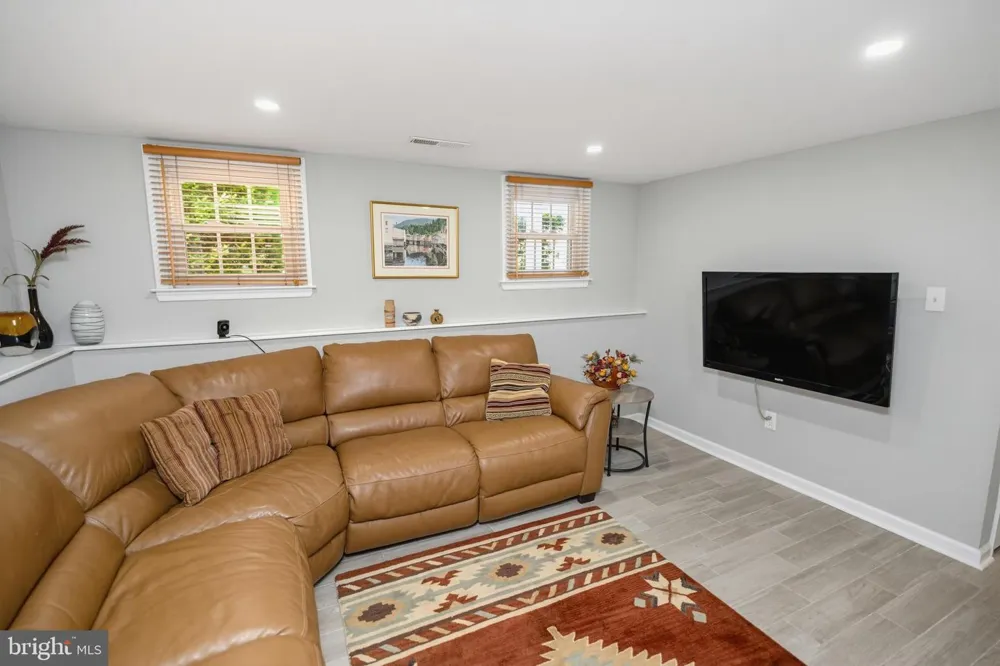 865 MOREFIELD ROAD Philadelphia, PA 19115