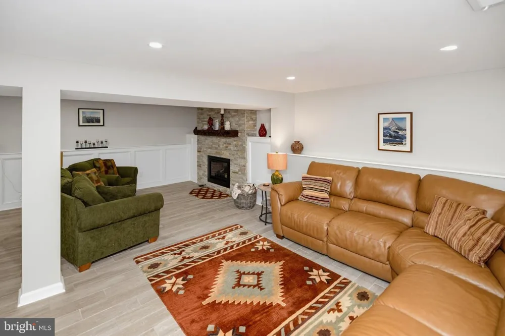 865 MOREFIELD ROAD Philadelphia, PA 19115