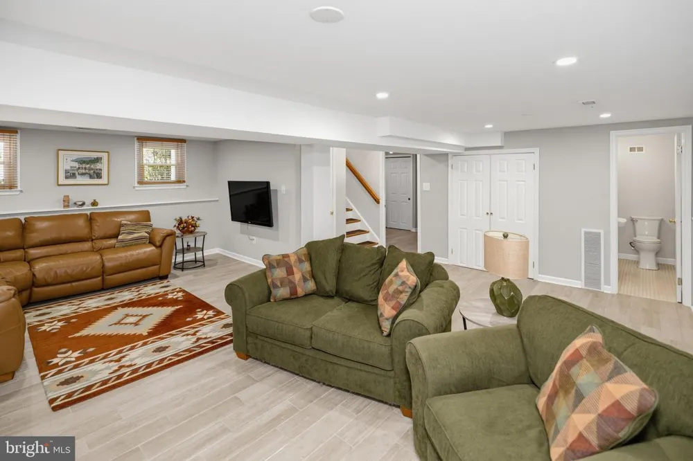 865 MOREFIELD ROAD Philadelphia, PA 19115