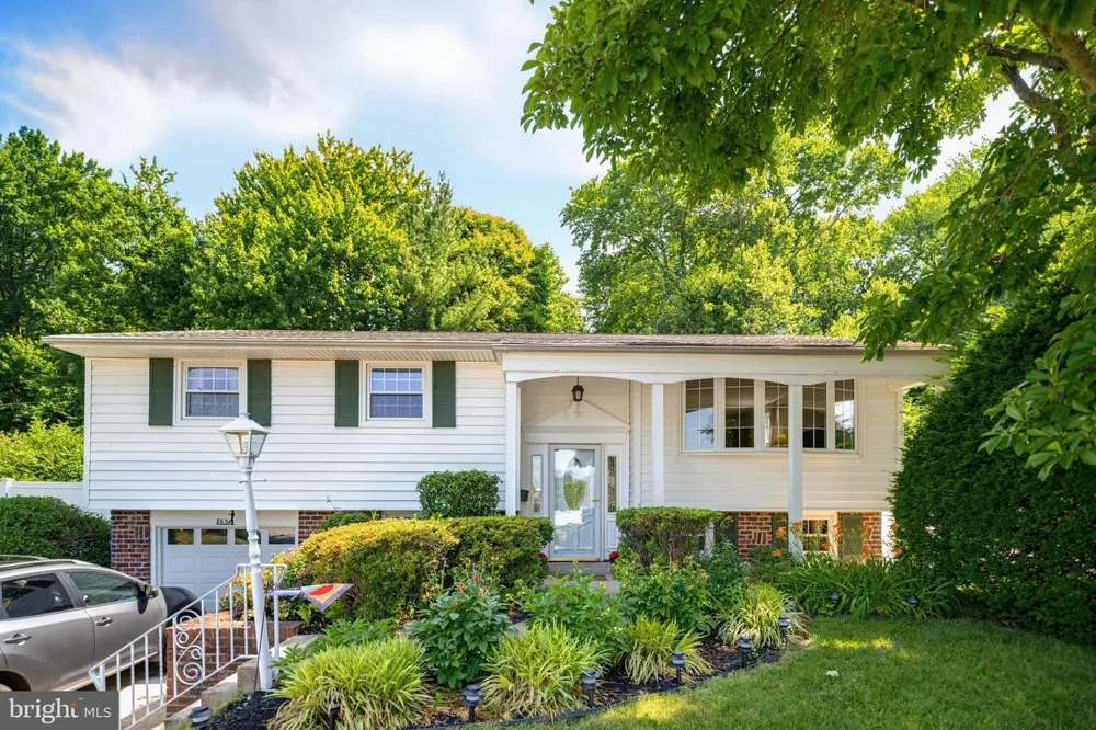 865 MOREFIELD ROAD Philadelphia, PA 19115