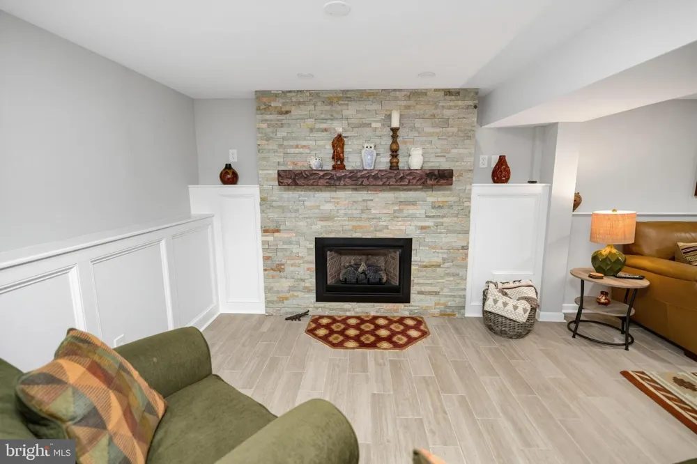 865 MOREFIELD ROAD Philadelphia, PA 19115
