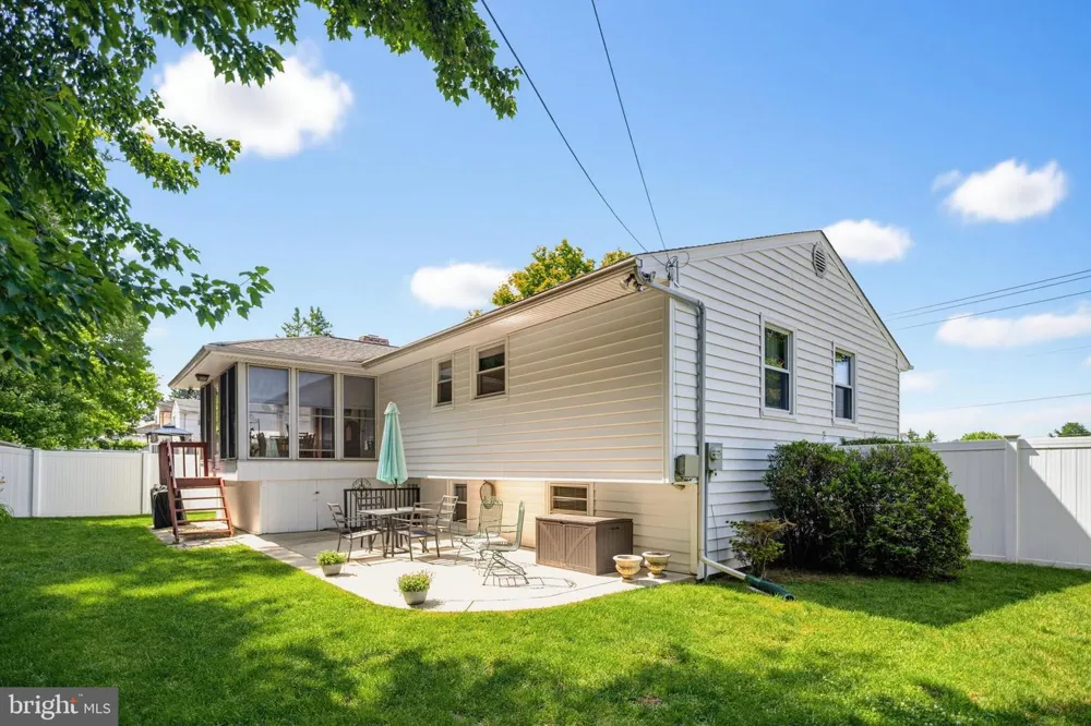 865 MOREFIELD ROAD Philadelphia, PA 19115