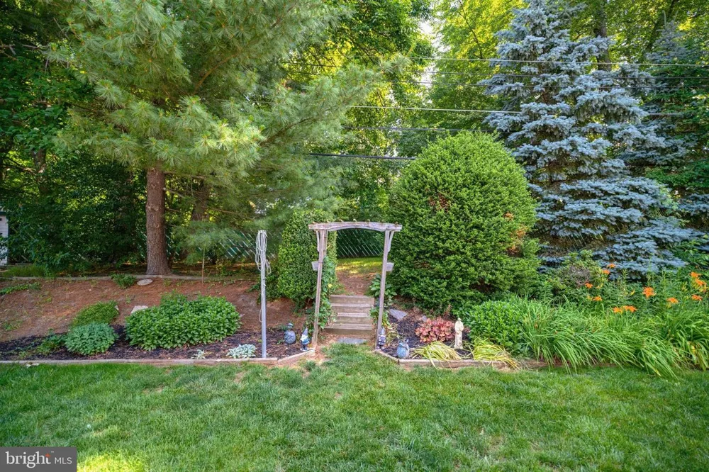 865 MOREFIELD ROAD Philadelphia, PA 19115