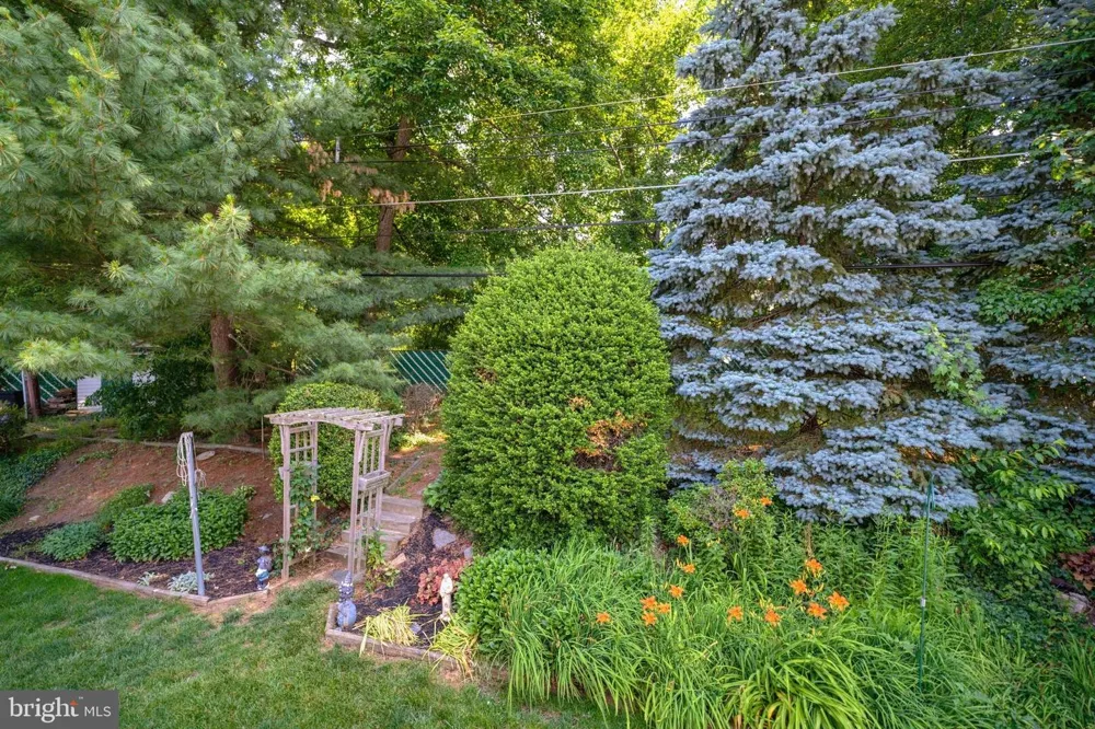865 MOREFIELD ROAD Philadelphia, PA 19115
