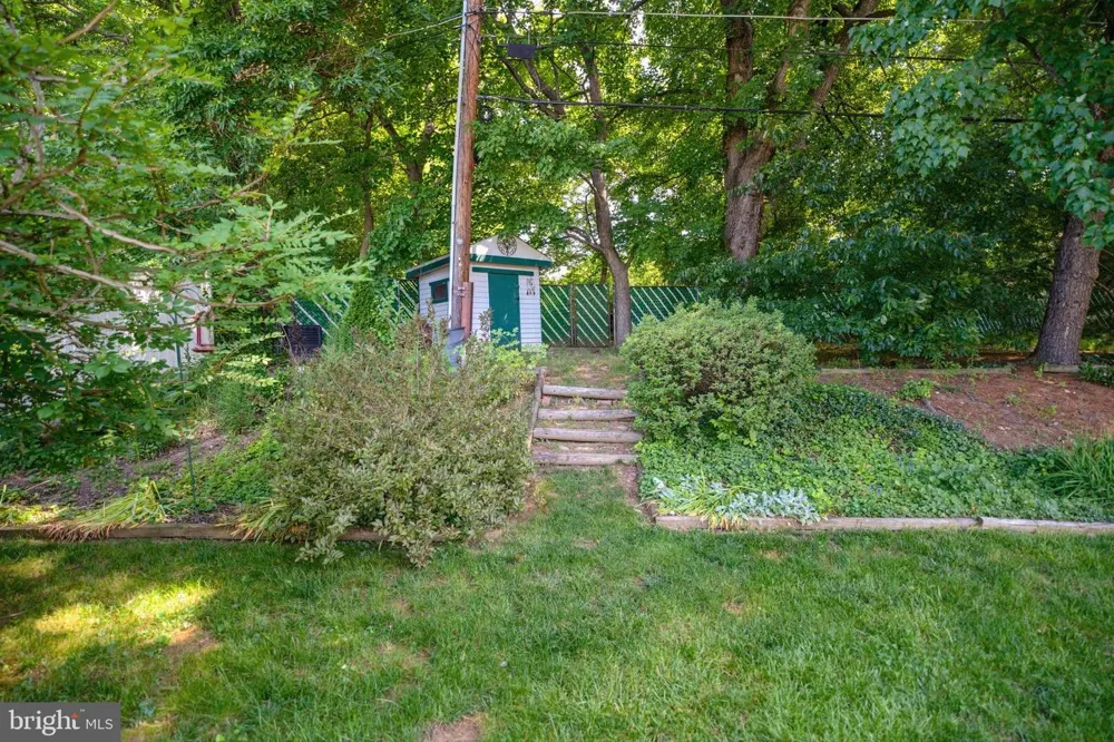 865 MOREFIELD ROAD Philadelphia, PA 19115