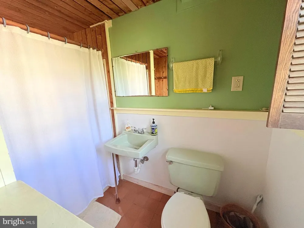8202 BAY TERRACE Harvey Cedars, NJ 08008