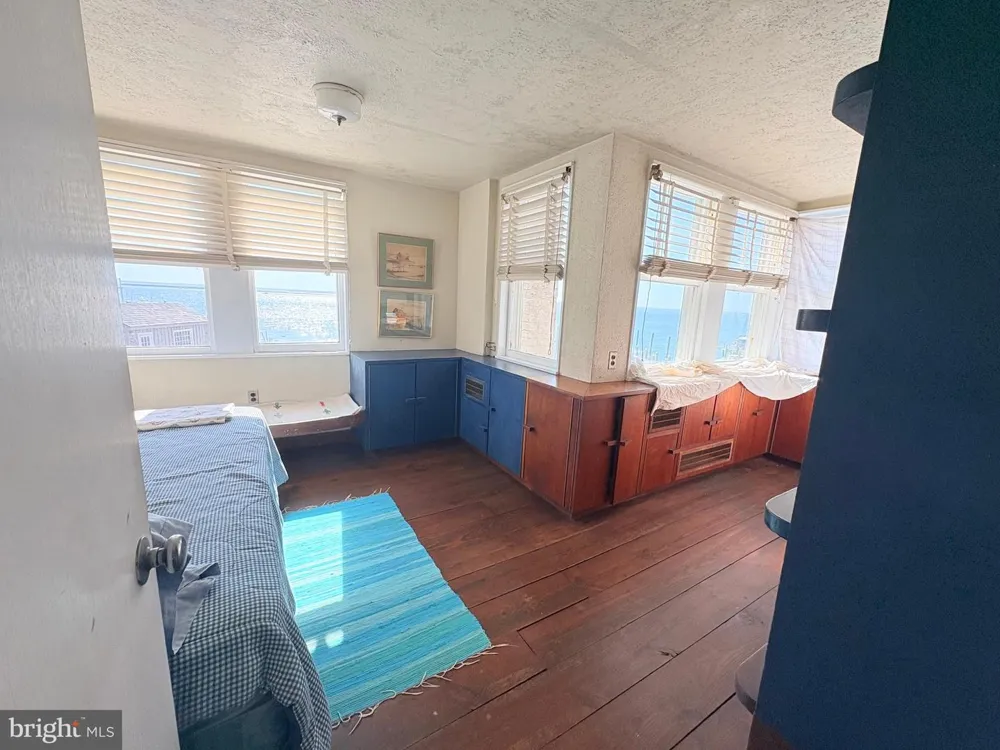 8202 BAY TERRACE Harvey Cedars, NJ 08008