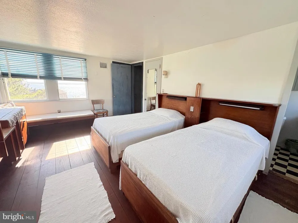 8202 BAY TERRACE Harvey Cedars, NJ 08008