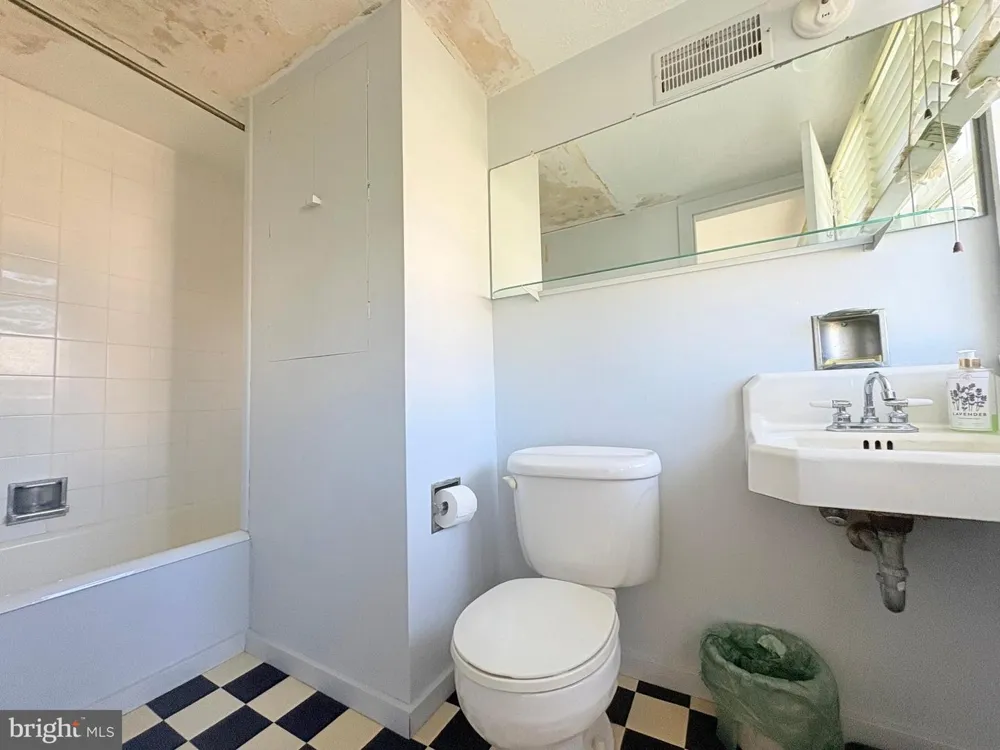 8202 BAY TERRACE Harvey Cedars, NJ 08008