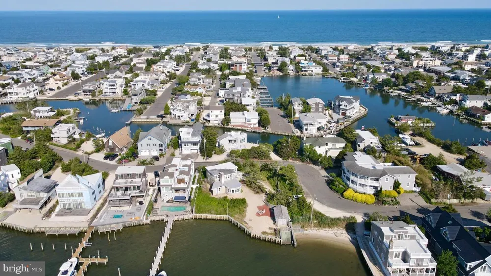 8202 BAY TERRACE Harvey Cedars, NJ 08008