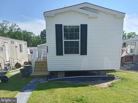 1405 FARRELL AVENUE #101