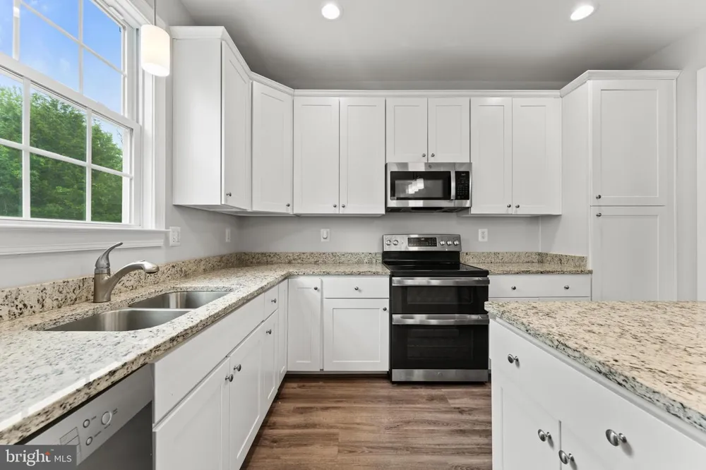 982 RYE DRIVE La Plata, MD 20646