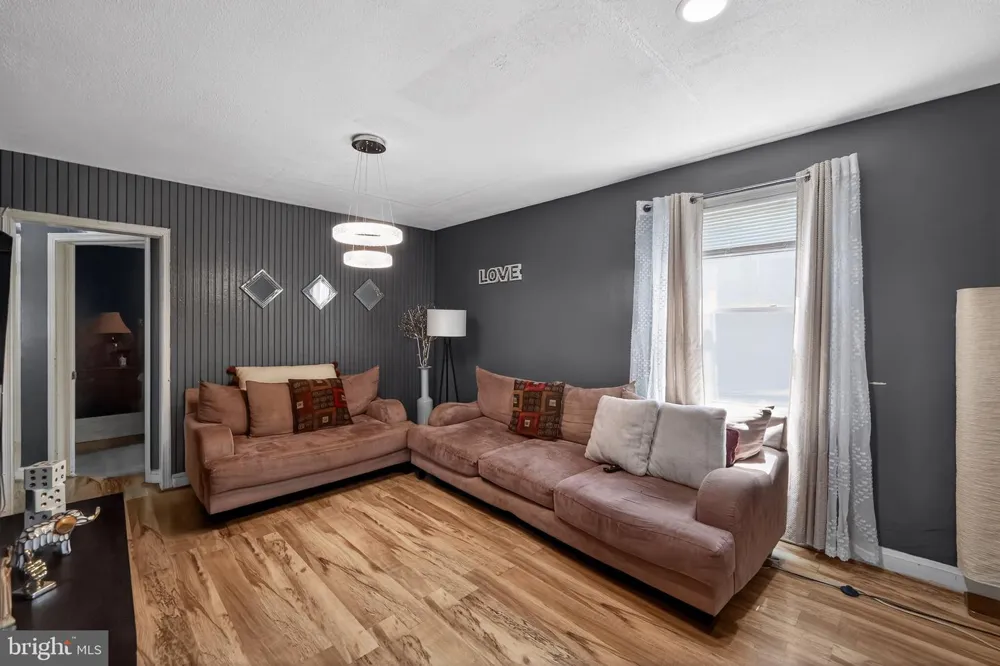 2722 CHESLEY AVENUE Baltimore, MD 21234